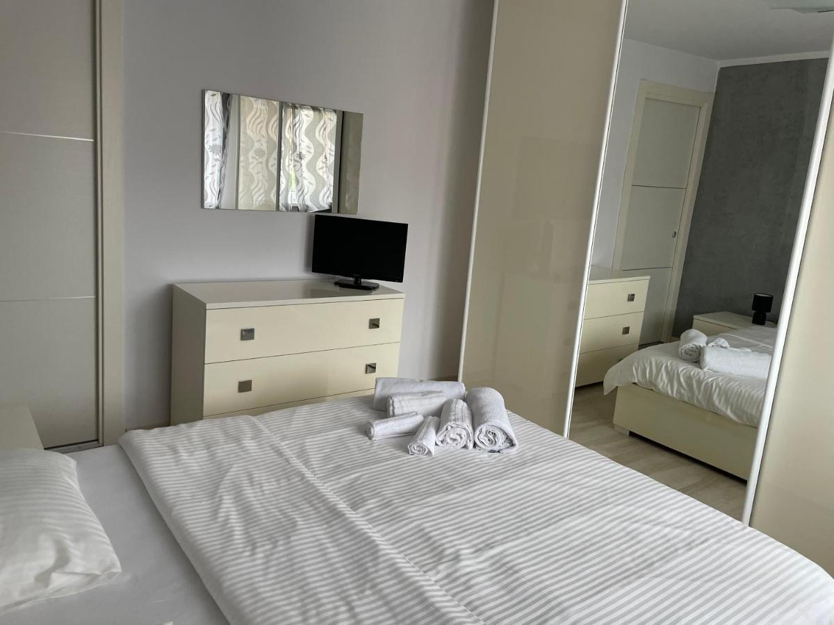 Denis Apartament Турда Экстерьер фото