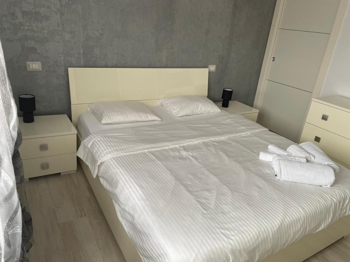 Denis Apartament Турда Экстерьер фото