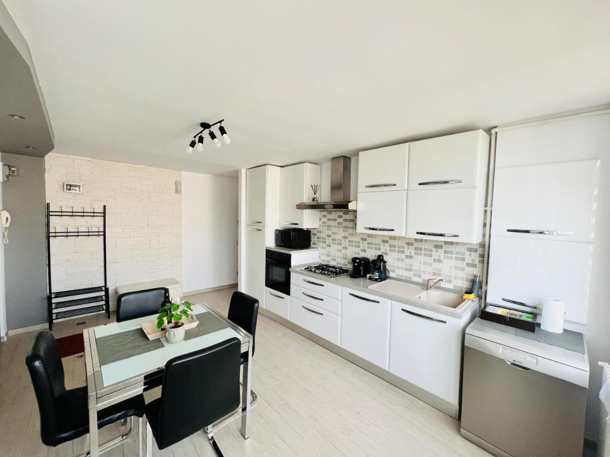 Denis Apartament Турда Экстерьер фото